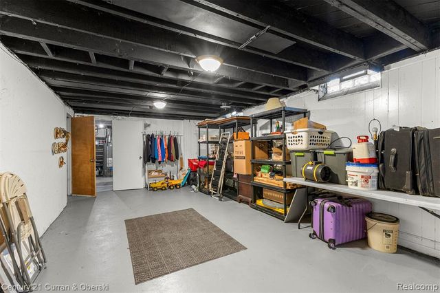 26657 W Chicago, Redford, MI 48239