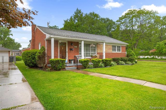 26657 W Chicago, Redford, MI 48239