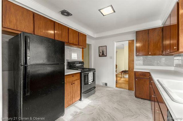 26657 W Chicago, Redford, MI 48239