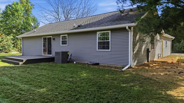 844 Hann Avenue, Dixon, IL 61021