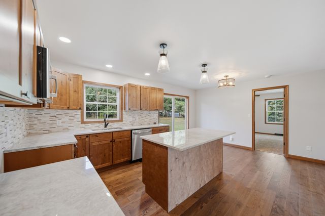 844 Hann Avenue, Dixon, IL 61021