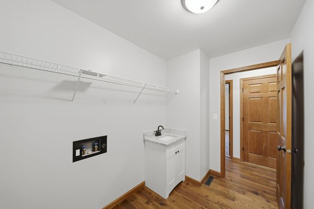 844 Hann Avenue, Dixon, IL 61021