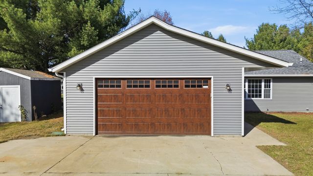 844 Hann Avenue, Dixon, IL 61021