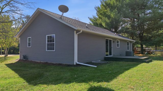 844 Hann Avenue, Dixon, IL 61021