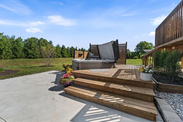 6691 Yamoto Way, Fennville, MI 49408