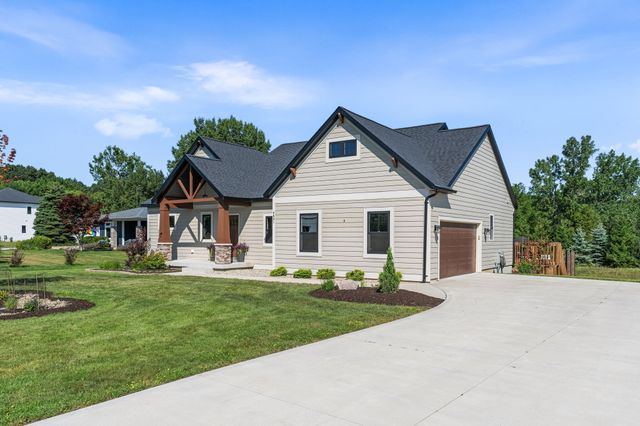 6691 Yamoto Way, Fennville, MI 49408