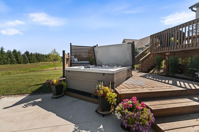 6691 Yamoto Way, Fennville, MI 49408