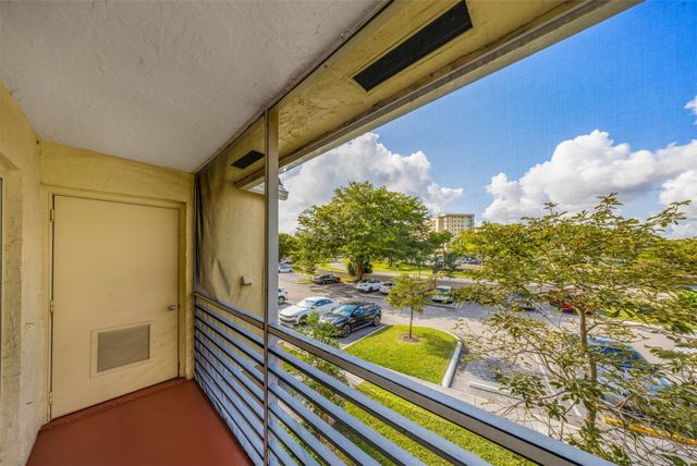 2809 N Course Drive 205, Pompano Beach, FL 33069