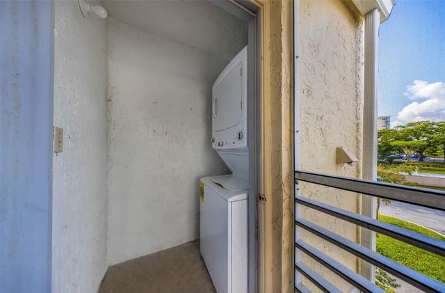 2809 N Course Drive 205, Pompano Beach, FL 33069