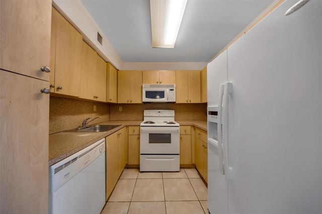 2809 N Course Drive 205, Pompano Beach, FL 33069