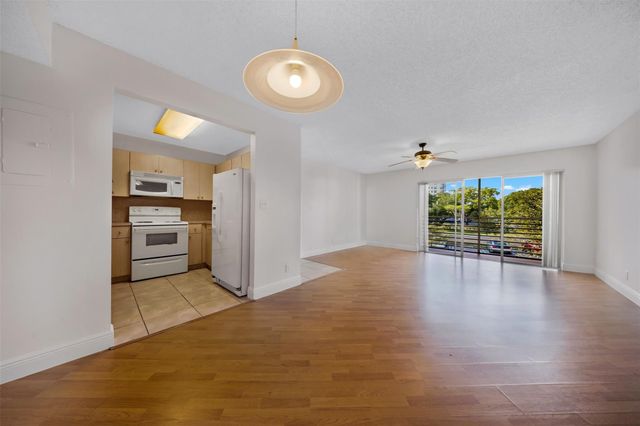 2809 N Course Drive 205, Pompano Beach, FL 33069