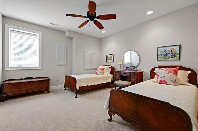 16661 S Country Club Drive, Loch Lloyd, MO 64012