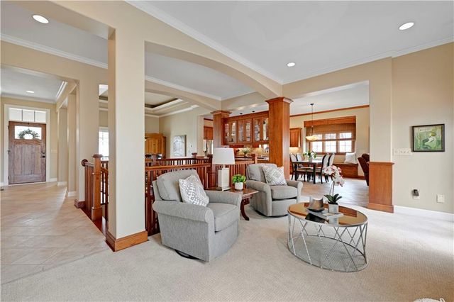 16661 S Country Club Drive, Loch Lloyd, MO 64012