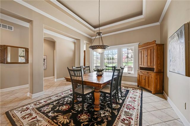 16661 S Country Club Drive, Loch Lloyd, MO 64012