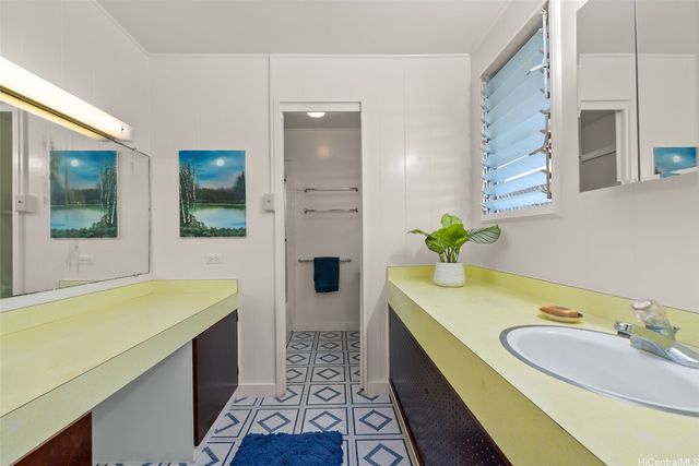 1029 Mamalu Place, Honolulu, HI 96817