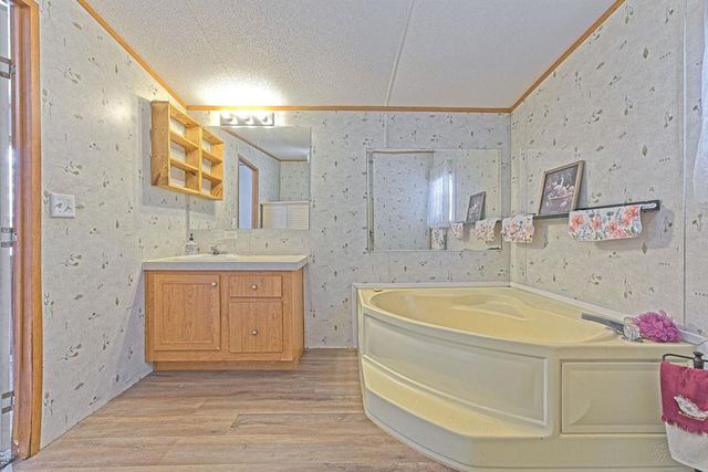 22072 Melissa Lane, Harrah, OK 73045