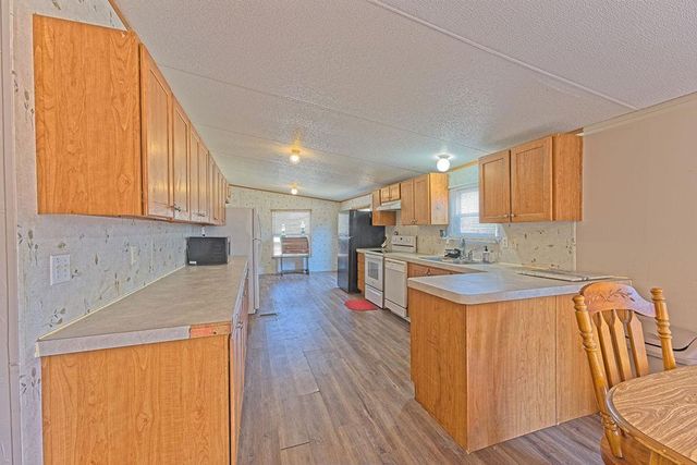 22072 Melissa Lane, Harrah, OK 73045