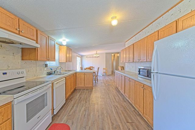 22072 Melissa Lane, Harrah, OK 73045