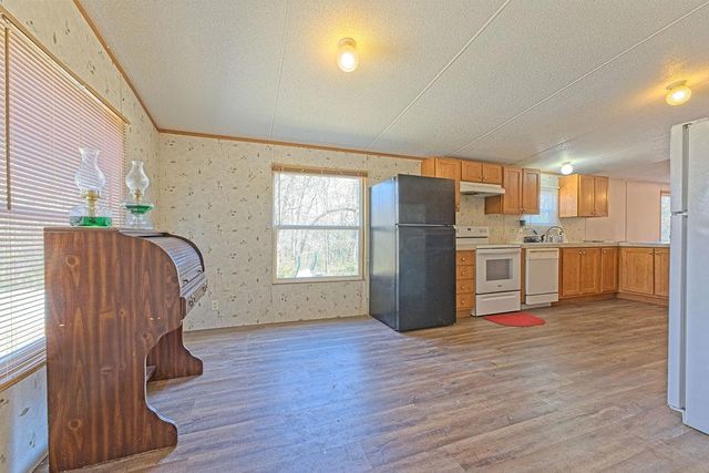 22072 Melissa Lane, Harrah, OK 73045