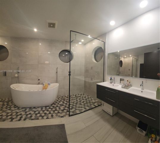 1489 Lantana Ct, Weston, FL 33326