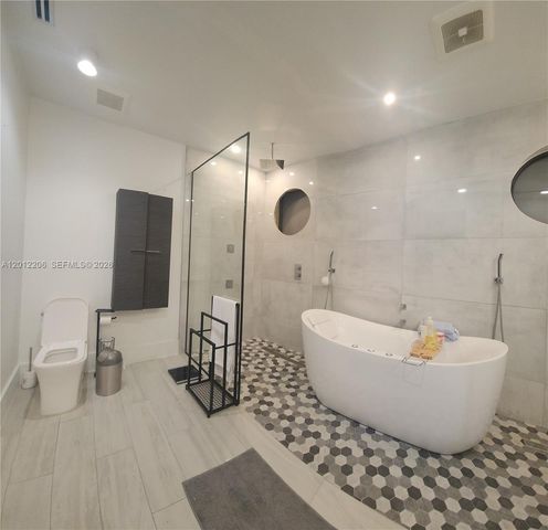 1489 Lantana Ct, Weston, FL 33326