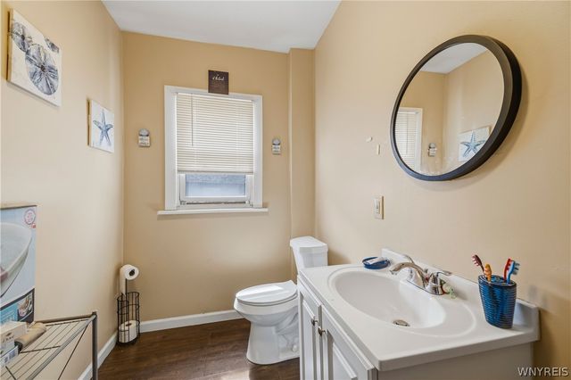 328 Ferry Avenue, Niagara Falls, NY 14301
