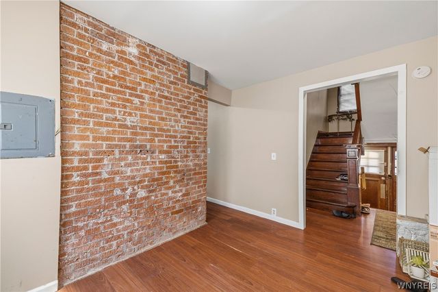 328 Ferry Avenue, Niagara Falls, NY 14301