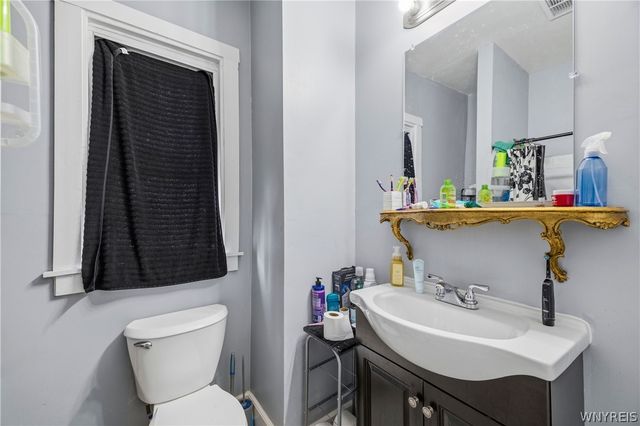 328 Ferry Avenue, Niagara Falls, NY 14301