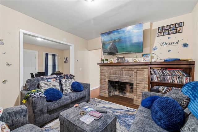 328 Ferry Avenue, Niagara Falls, NY 14301