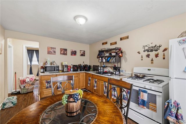 328 Ferry Avenue, Niagara Falls, NY 14301