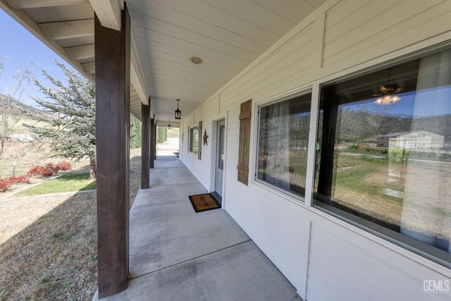 20674 Pinon Canyon Drive, Tehachapi, CA 93561