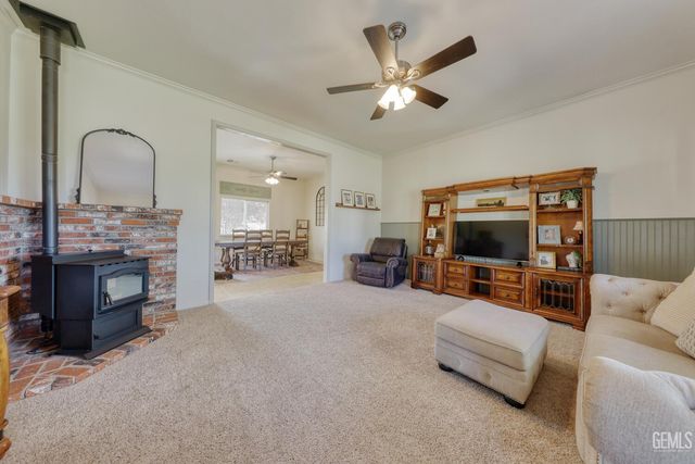 20674 Pinon Canyon Drive, Tehachapi, CA 93561