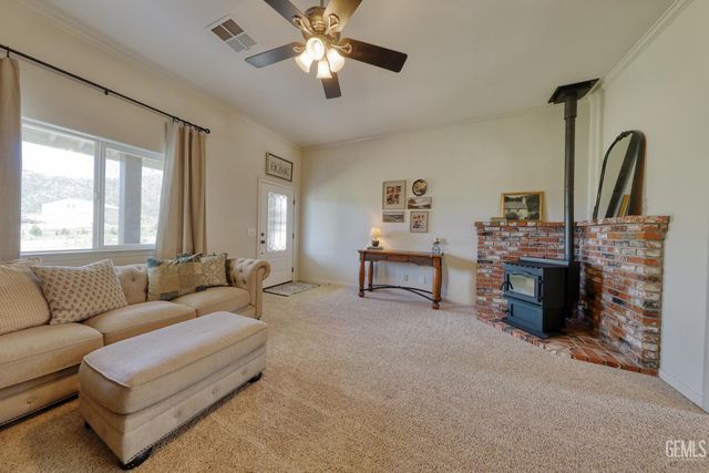 20674 Pinon Canyon Drive, Tehachapi, CA 93561