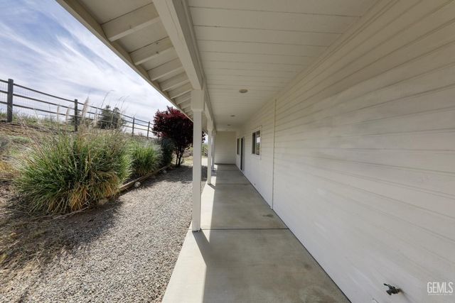 20674 Pinon Canyon Drive, Tehachapi, CA 93561