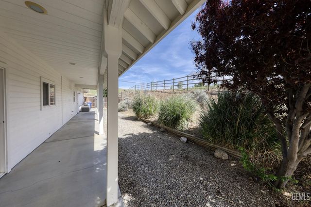 20674 Pinon Canyon Drive, Tehachapi, CA 93561