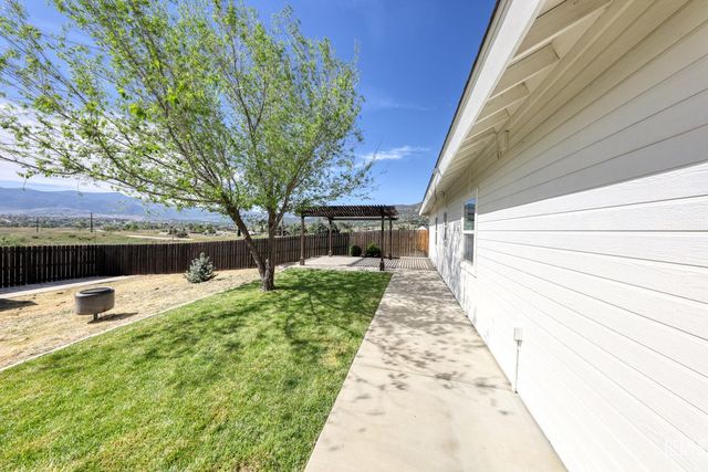 20674 Pinon Canyon Drive, Tehachapi, CA 93561