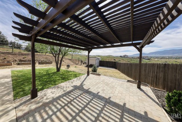 20674 Pinon Canyon Drive, Tehachapi, CA 93561