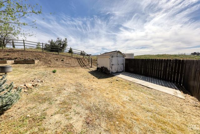 20674 Pinon Canyon Drive, Tehachapi, CA 93561