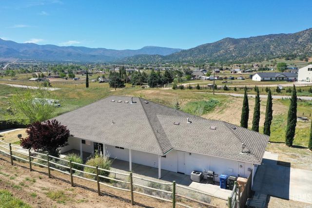 20674 Pinon Canyon Drive, Tehachapi, CA 93561
