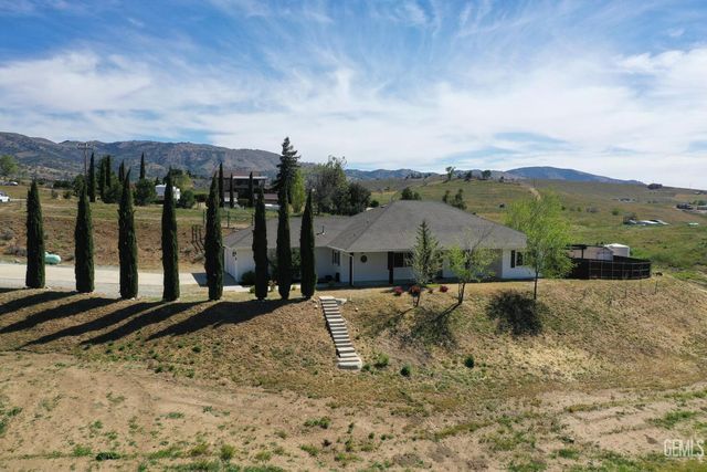20674 Pinon Canyon Drive, Tehachapi, CA 93561