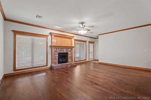5800 Tower Court, Bartlesville, OK 74006