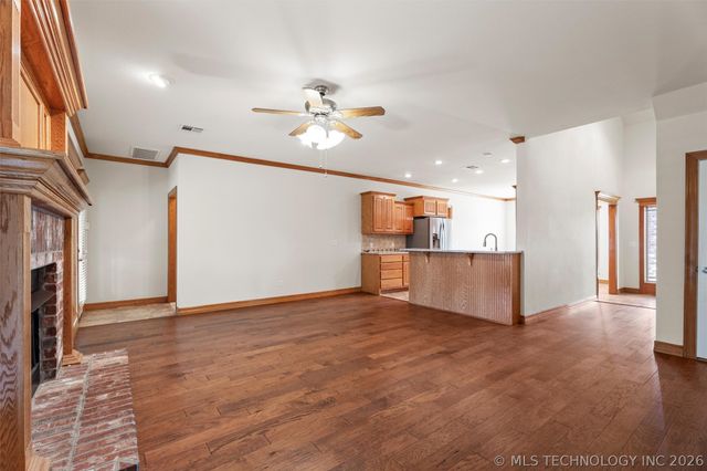 5800 Tower Court, Bartlesville, OK 74006