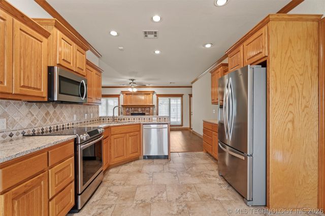 5800 Tower Court, Bartlesville, OK 74006