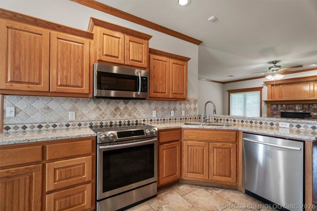 5800 Tower Court, Bartlesville, OK 74006