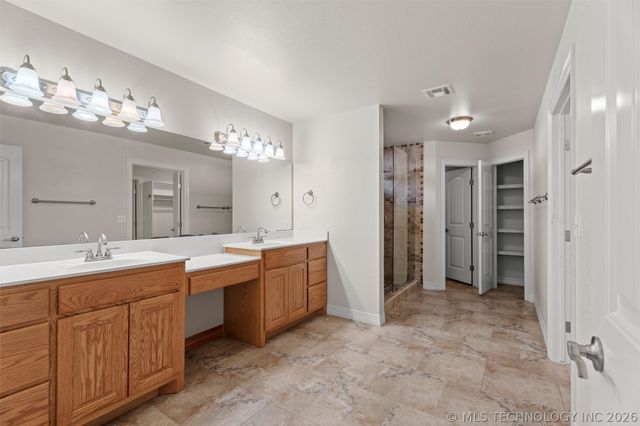 5800 Tower Court, Bartlesville, OK 74006