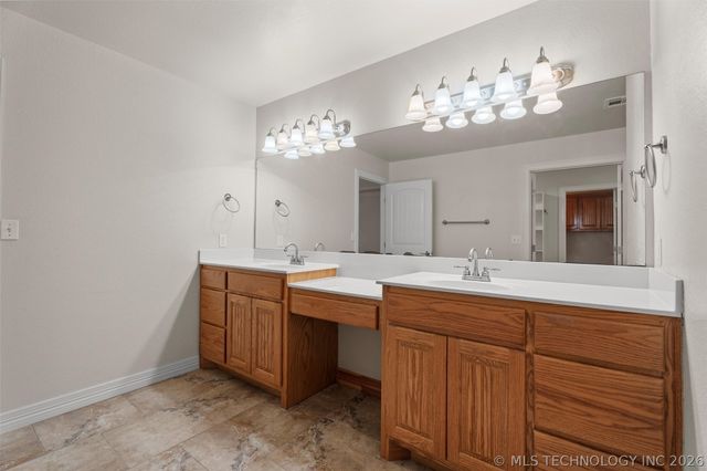 5800 Tower Court, Bartlesville, OK 74006