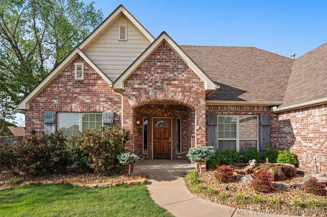 5800 Tower Court, Bartlesville, OK 74006