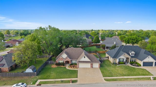 5800 Tower Court, Bartlesville, OK 74006