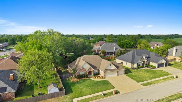 5800 Tower Court, Bartlesville, OK 74006