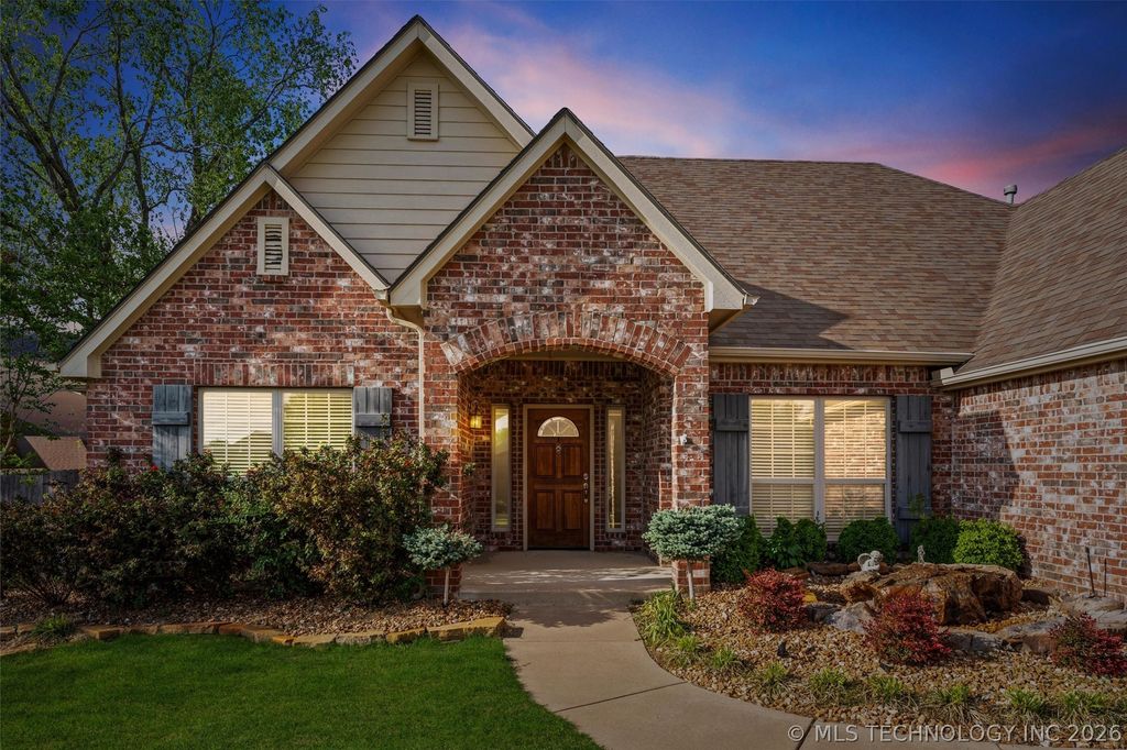 5800 Tower Court, Bartlesville, OK 74006